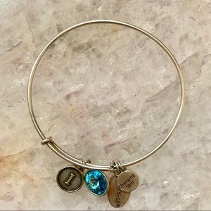 RODAN & FIELDS LEVEL I BLUE TOPAZ BRACELET